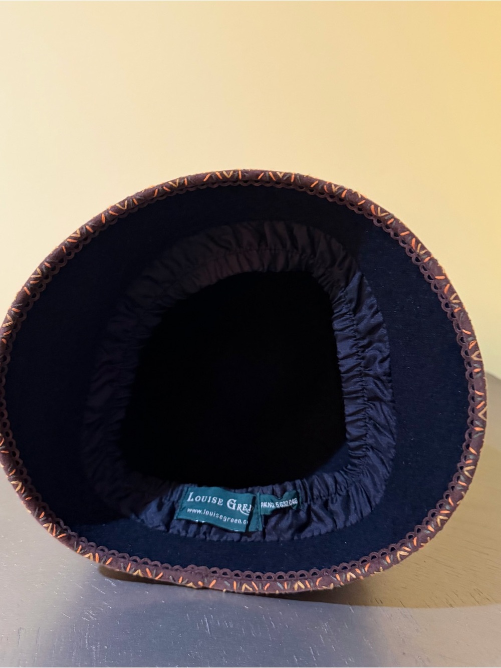 Women’s Black Felt Floral Accent Cloche Hat - Picture 5 of 5